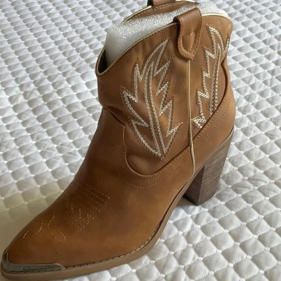 Very Volatile Taylor Western Boots - Picture 7 of 7